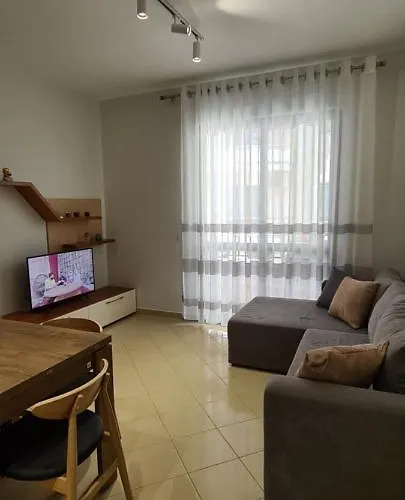 Family In Apartman Golem